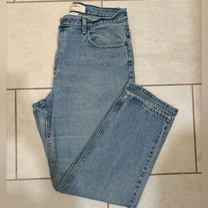 L L Bean Relaxed Fit Distressed Jeans Women’s Size 14